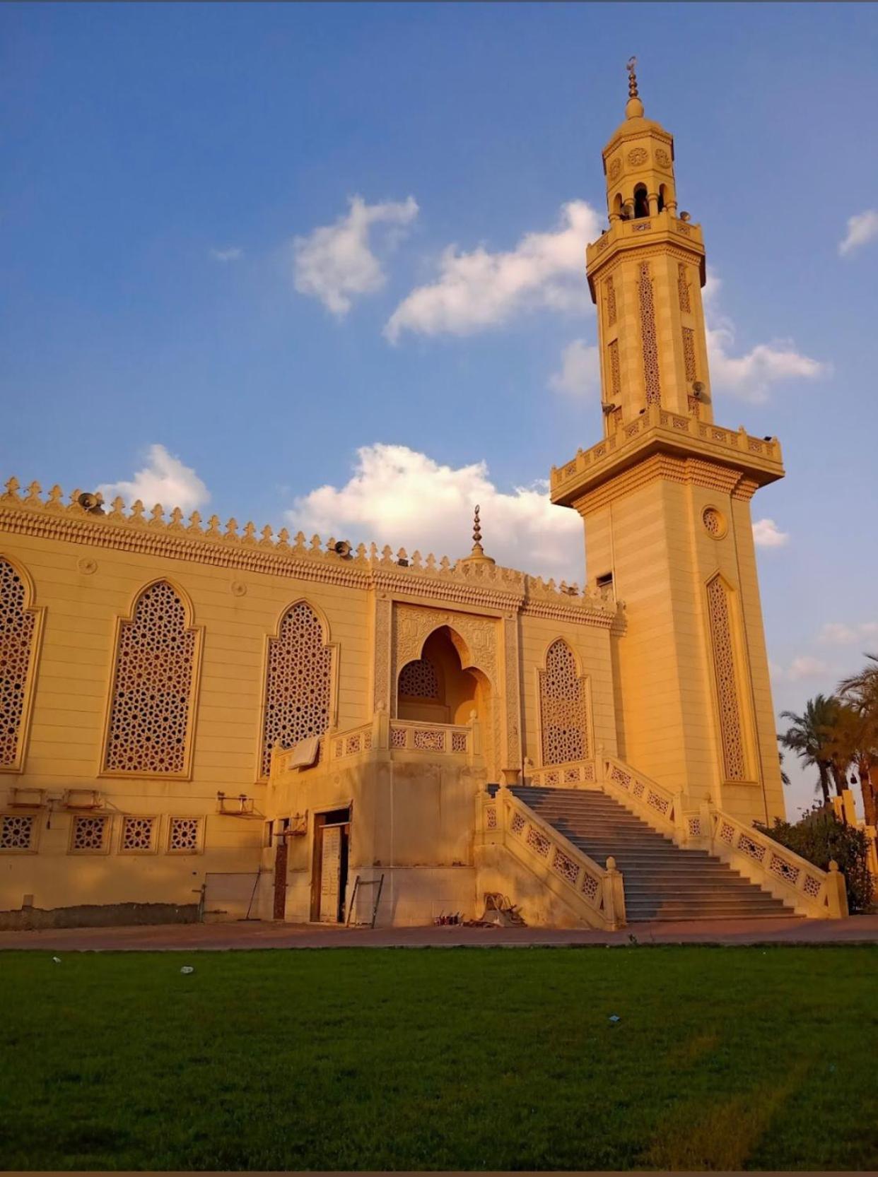 شقة في قلب القاهرة الجديدة تطل على شارع التسعين الشمالي Luaran gambar
