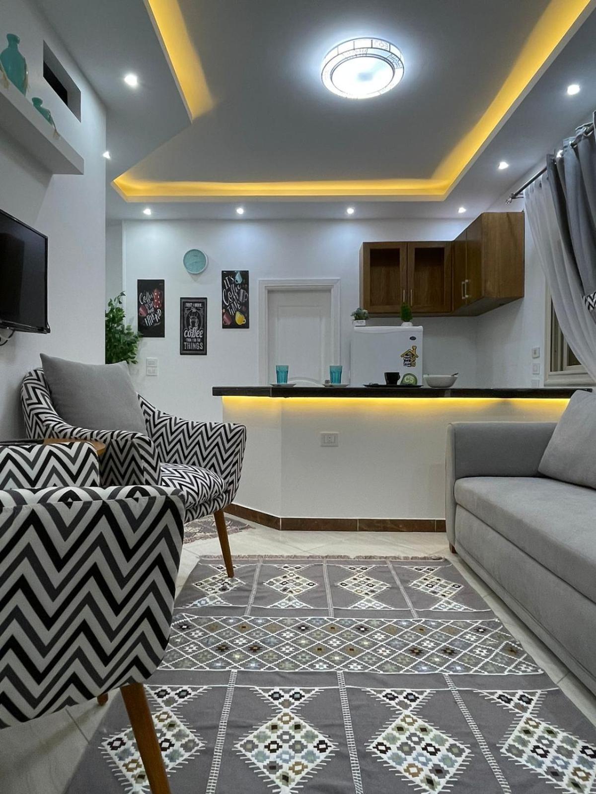 شقة في قلب القاهرة الجديدة تطل على شارع التسعين الشمالي Luaran gambar