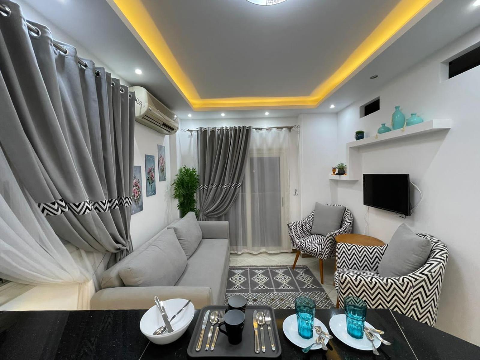 شقة في قلب القاهرة الجديدة تطل على شارع التسعين الشمالي Luaran gambar